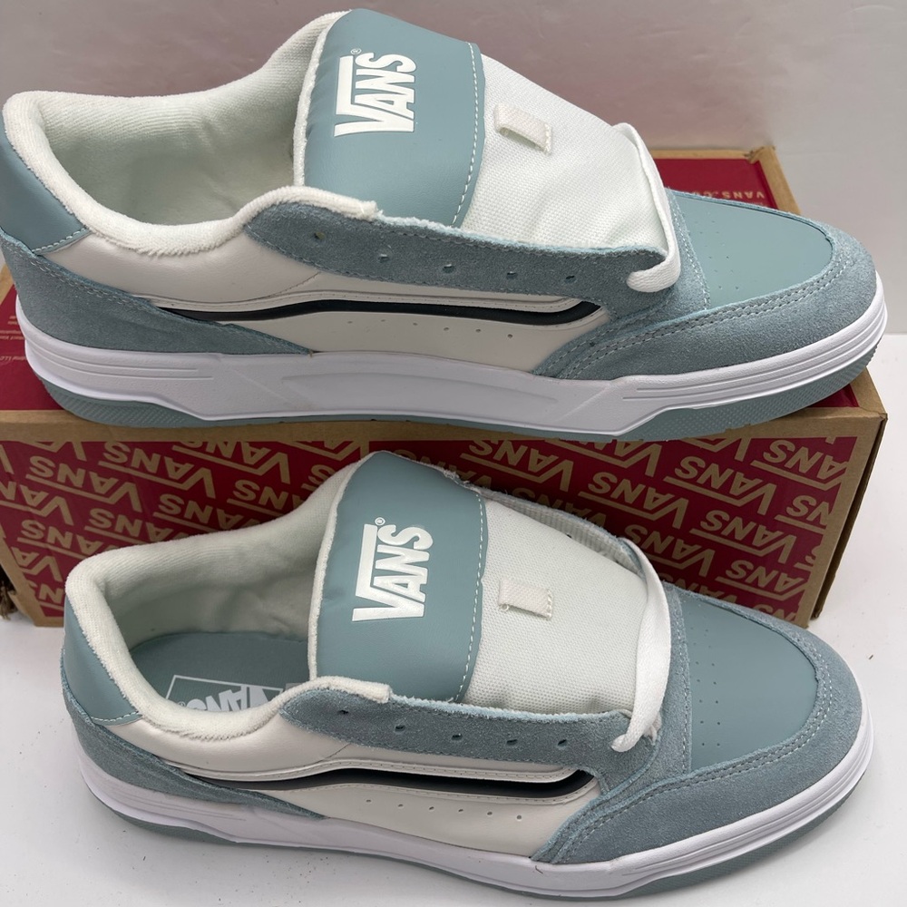 Vans Men’s Hylane
Baby Blue/White
VN000D1JYF5 Skate Sneakers
Light Blue White - Picture 2 of 16